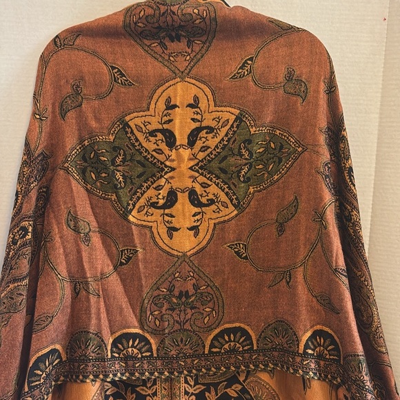 JNS BRAND…SHAWL LIKE PONCHO OVER THE HEAD…SHORTER IN THE BACK LONGER IN FRONT - Picture 7 of 14